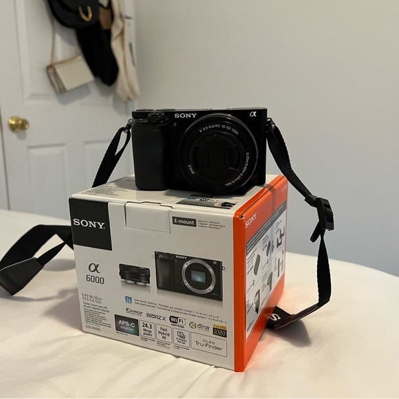 Sony Cameras, Photo & Video Sony Alpha A600 Mirrorless Camera With